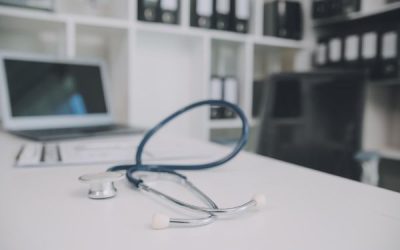 L’absence de médecin coordonnateur en EHPAD constitue un manquement aux obligations légales imposées par le CASF